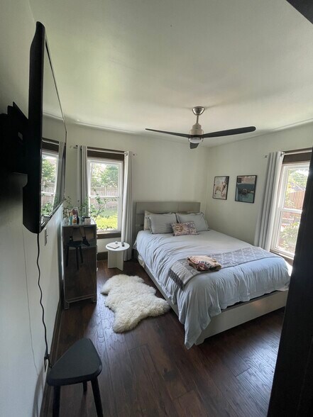 Bedroom 1 - 141 Parkwood Ave