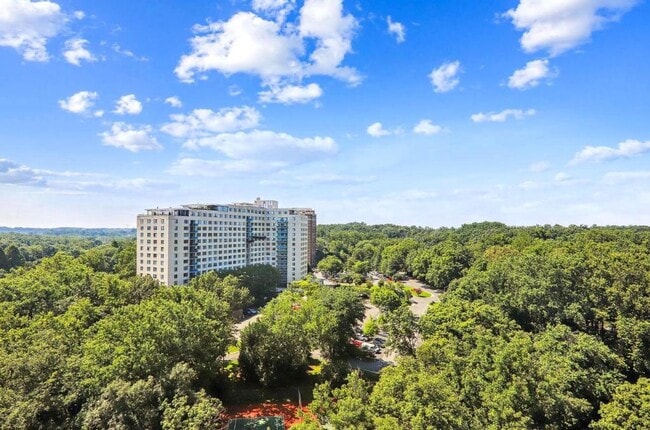 Building Photo - 10500 Rockville Pike