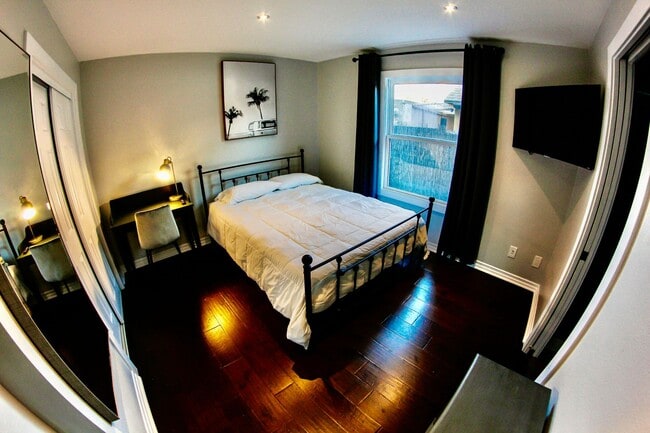 Building Photo - Charming 3 bedroom 2 bathroom in City Heights