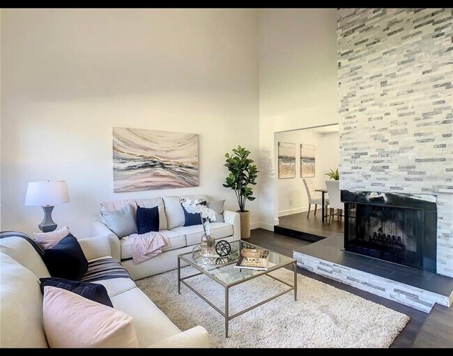 Building Photo - 401 Woodview Dr