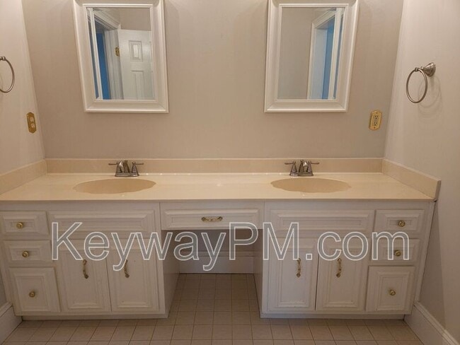 Building Photo - 954 Windmill Ln