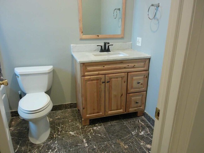 Building Photo - 6324 S Kimbark Ave