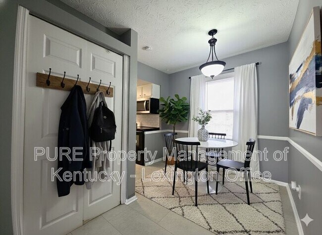 Building Photo - 305 Lake St