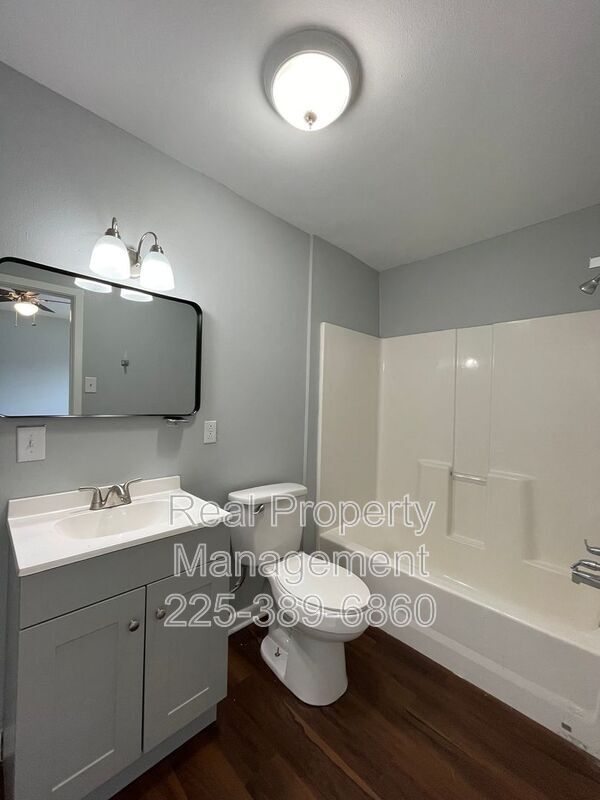 Building Photo - 38294 1494