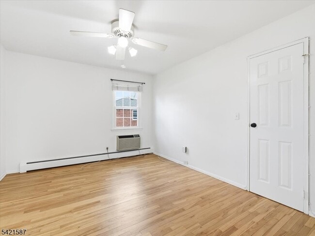 Building Photo - 115 Pitney Pl