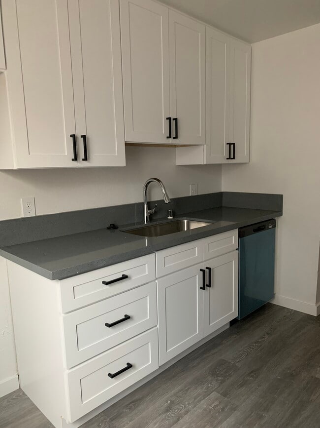 Building Photo - Monte Vista Manor Apartments