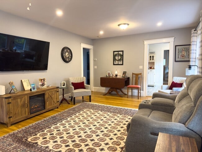 Building Photo - 38 Leonard St