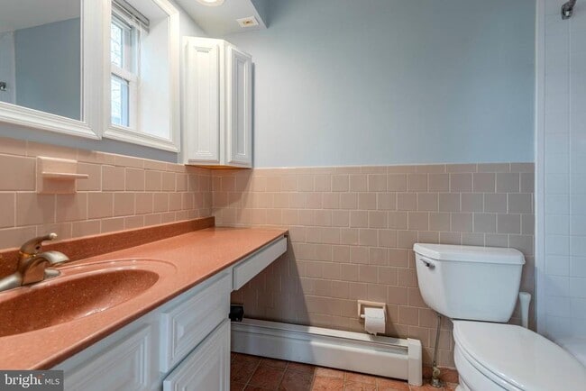 Building Photo - 871 Highland Ave