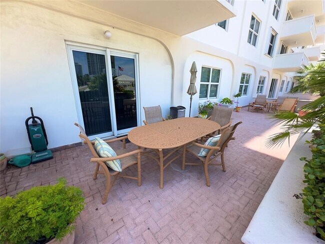 Building Photo - 1 Las Olas Cir