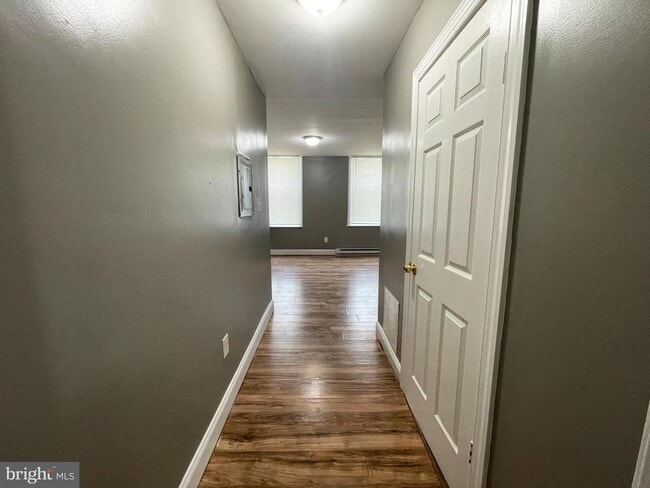 Building Photo - 1934 W Ontario St