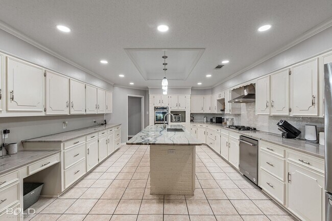 Building Photo - 4 Bedroom 3.5 bath in Greenacres