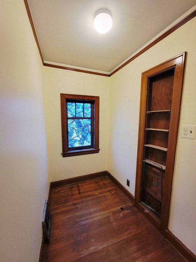 Building Photo - 3-Bedroom Home in Juneau’s Desirable Downt...