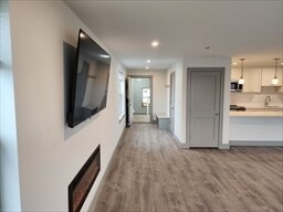 Building Photo - 522 Bridge St