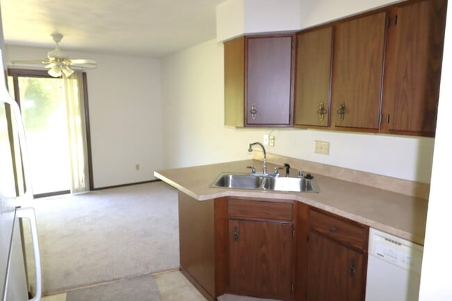 Building Photo - Nice side by side Appleton Duplex