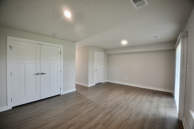 Building Photo - 126 Fletcher Cir