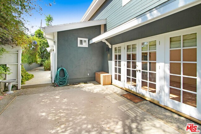 Building Photo - 2401 Olive Ave