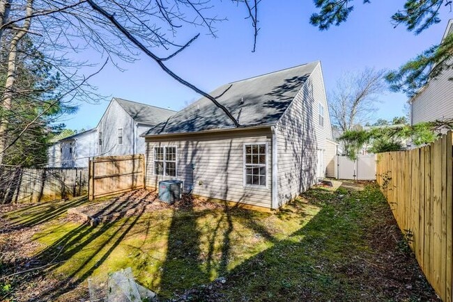 Building Photo - 263 Silver Ridge Dr