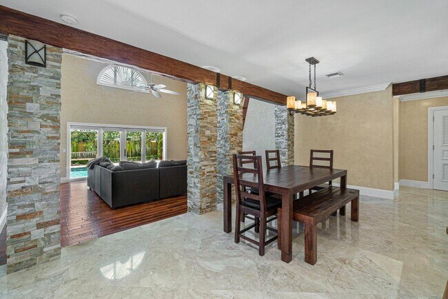 Building Photo - 870 NW 7th St