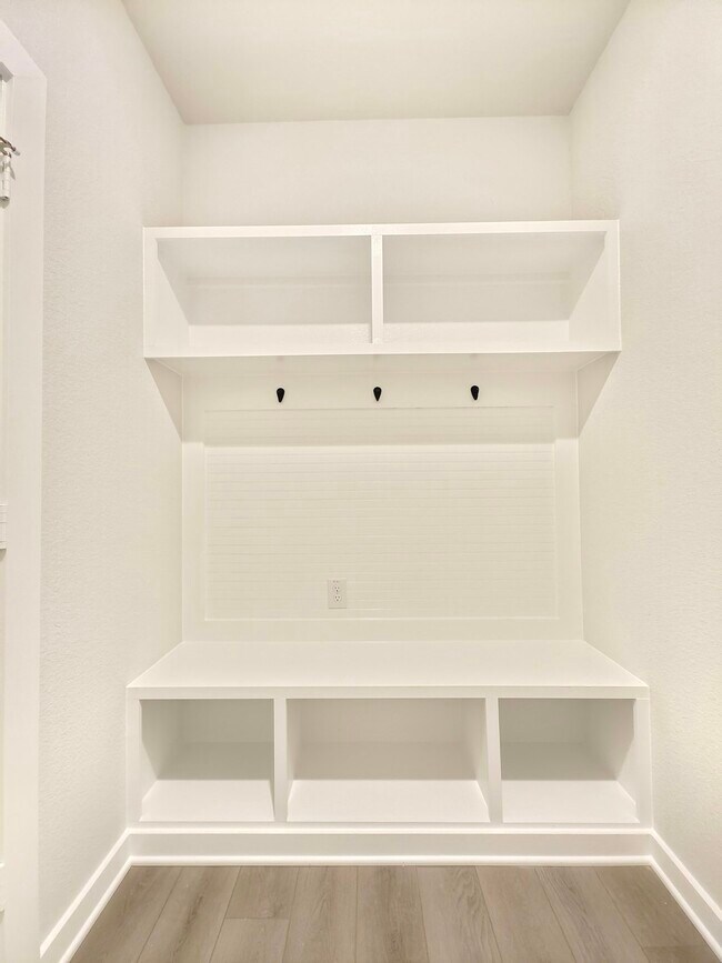 Building Photo - 8554 Blueberry Ash St