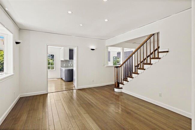 Building Photo - Large, Beautiful Upper Piedmont Home