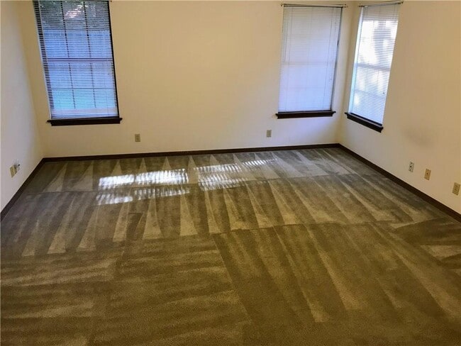 Building Photo - 6104 John Chisum Ln