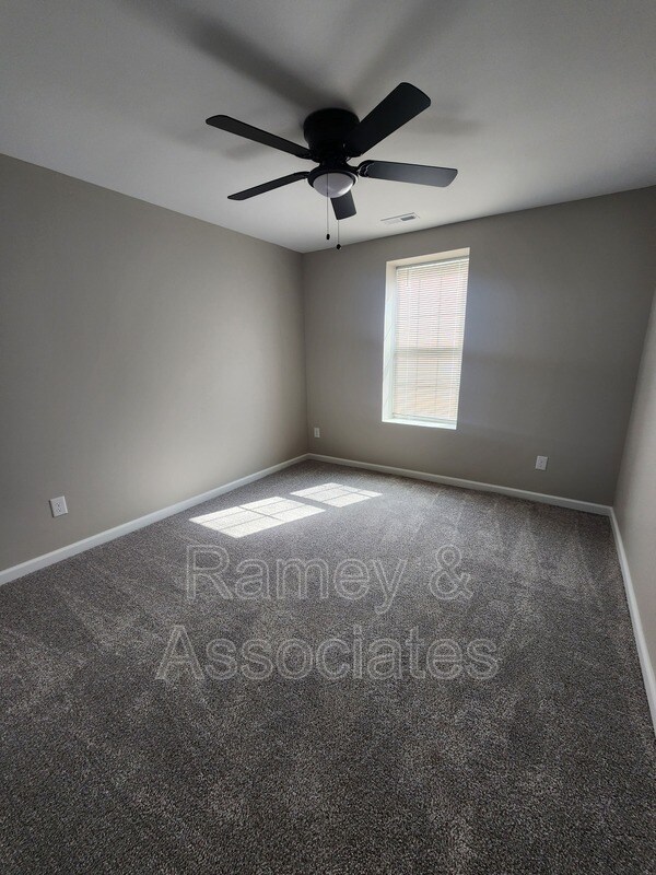 Building Photo - 515 S 20th St