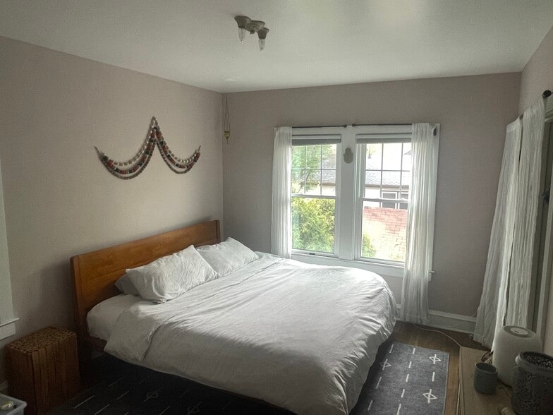 2nd floor bed room - 3568 N Cramer St