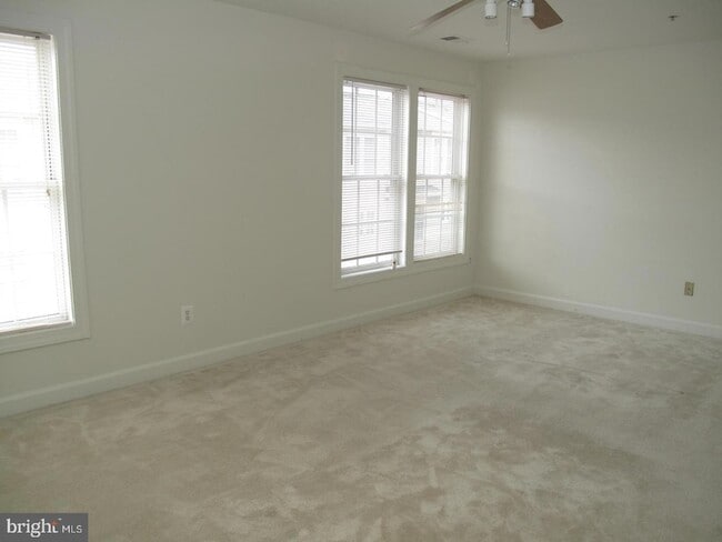 Building Photo - 8176 Skelton Cir