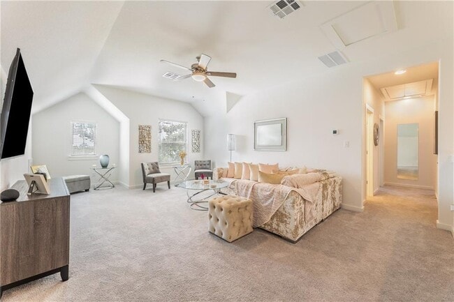 Building Photo - 718 Whitetail Dr