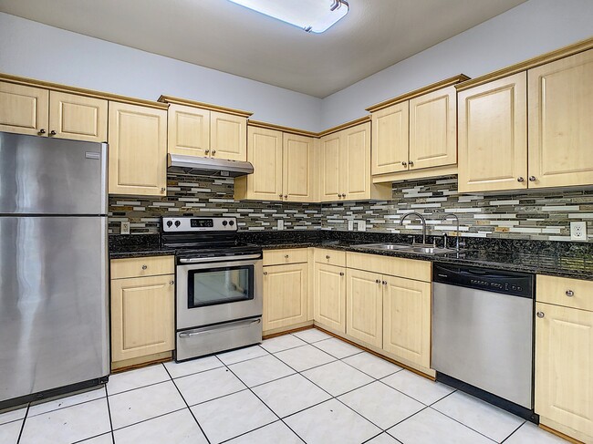 Building Photo - 7754 Plantation Cir