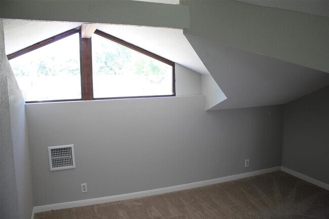 Building Photo - 10031 Haddington Dr