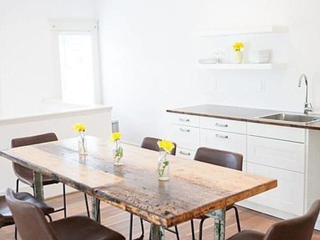 Building Photo - Upstairs Unit Only. Fabulous fully furnished 1BR/1BA Hillsboro cottage