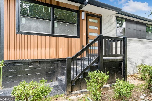Building Photo - 2353 Clarissa Dr NW
