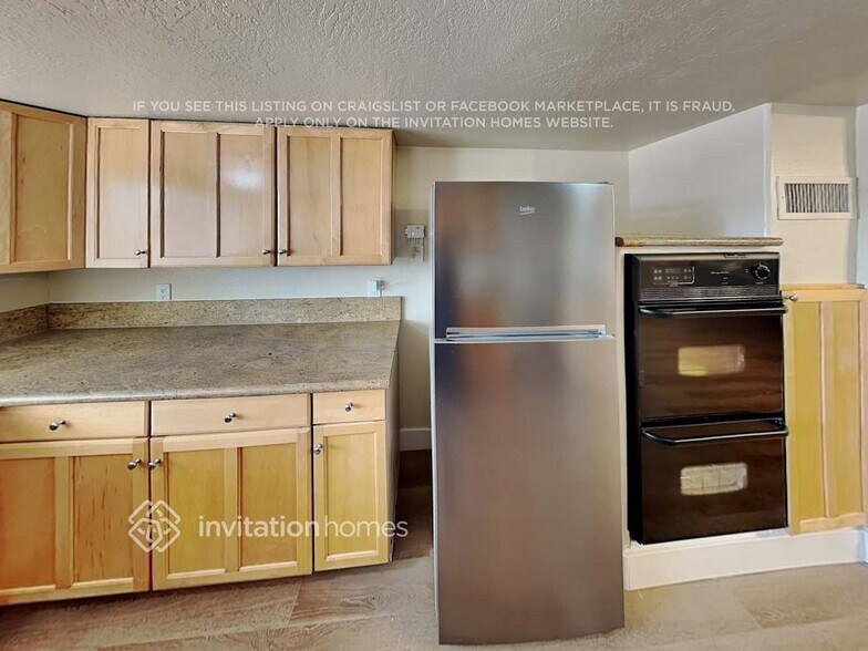 Building Photo - 2627 N 70th Pl