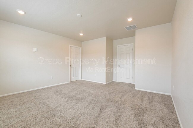 Building Photo - 12232 Creamery St