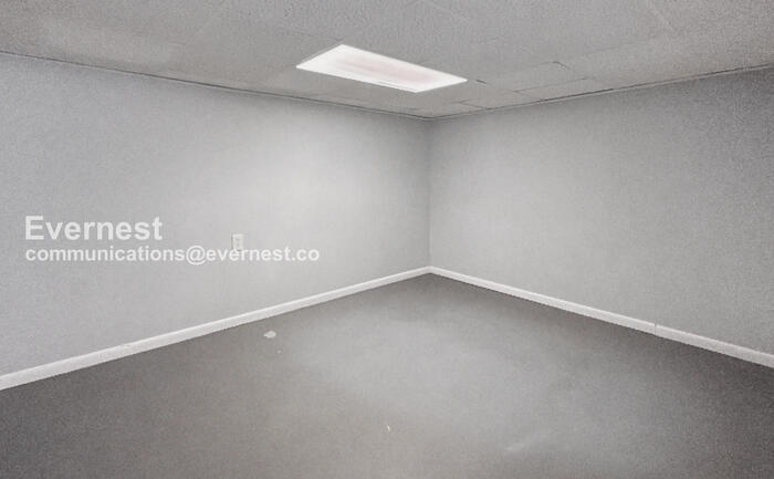 Building Photo - 400 Glen Crest Dr