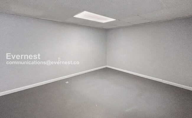 Building Photo - 2 Bed, 2 Bath Home with Garage / Pet-Friendly / Vouchers Accepted / Available Now!