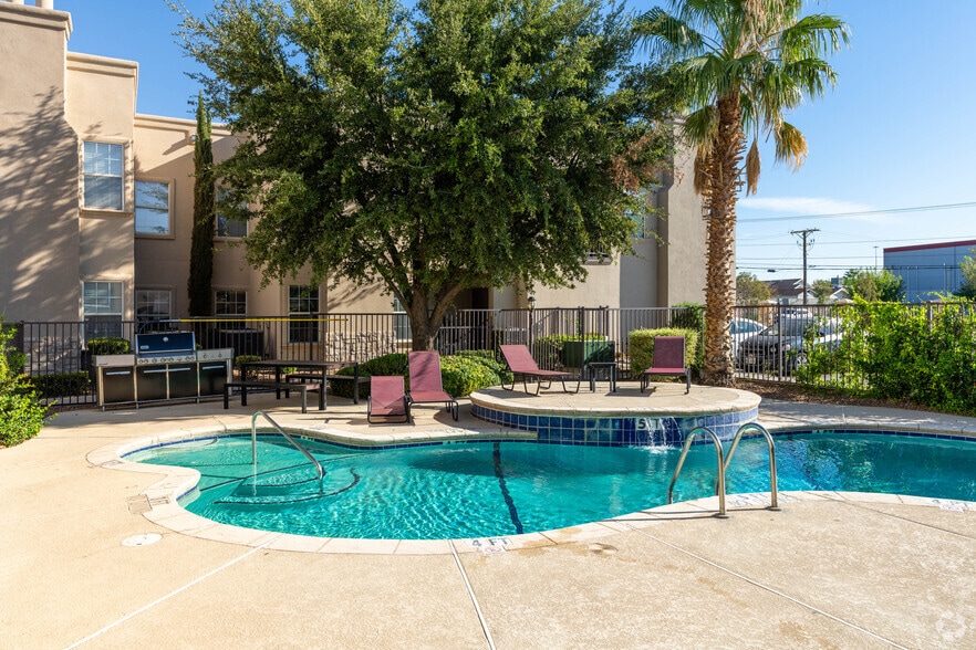 Primary Photo - Summerstone Elite Apartment Homes