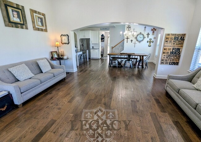 Building Photo - 6150 Christmas Dr