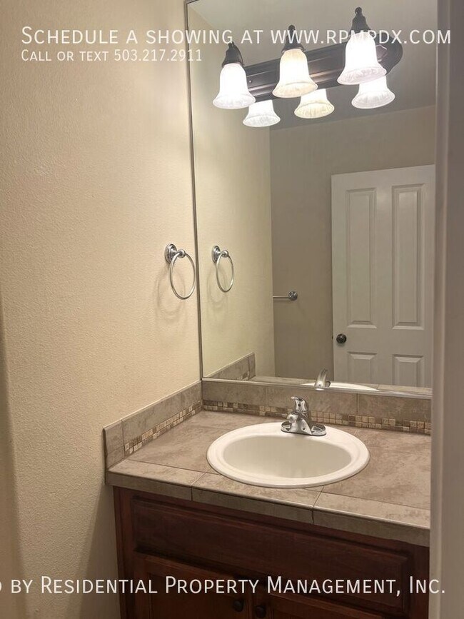 Building Photo - 15355 SW Greenfield Dr