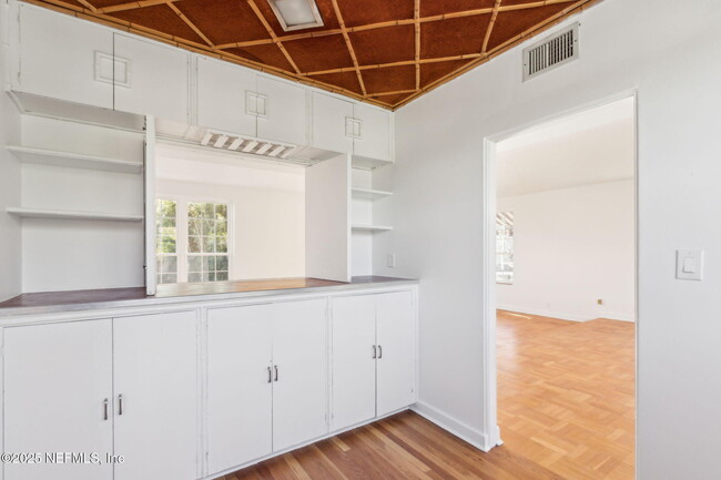 Building Photo - 1815 Largo Rd
