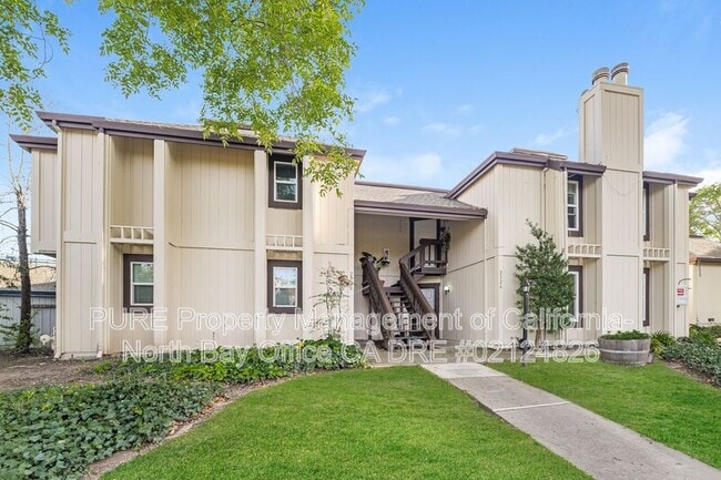 Building Photo - 2326 Tachevah Dr