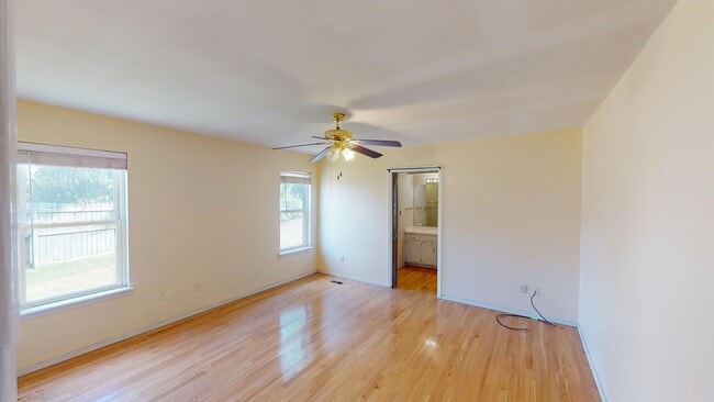 Building Photo - 802 N Juniper St