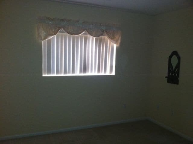 Building Photo - THREE BEDROOM, TWO BATHROOM HOME NEAR DILDINE ELEMENTARY