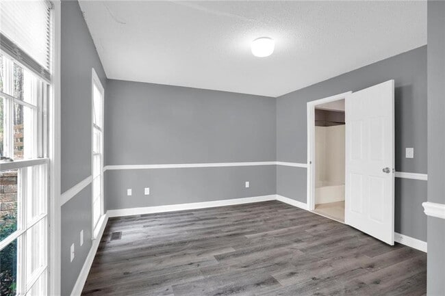 Building Photo - 3778 Rivaridge Dr