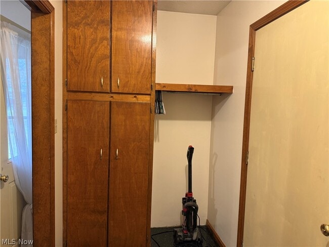 Building Photo - 4044 Mogadore Rd