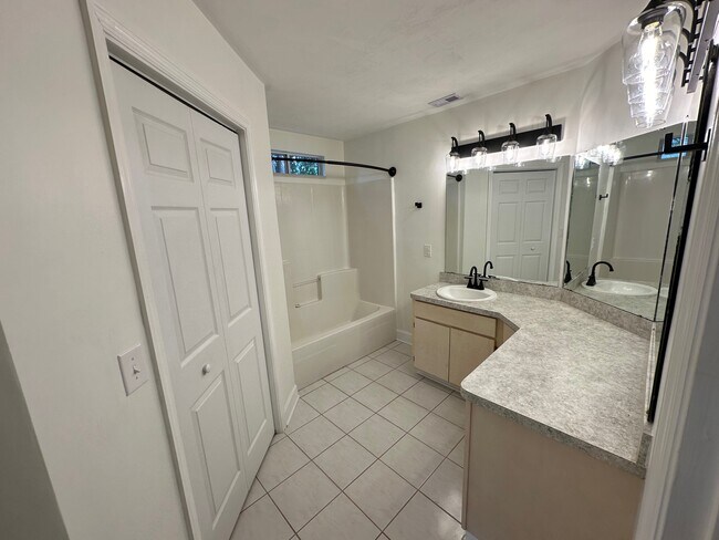 Master Bathroom - 2159 Fallbrooke Ct