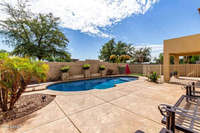 Building Photo - 3049 S Sierra Heights Cir