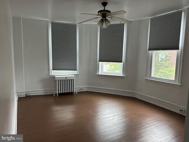 Primary Photo - 222 Haverford Ave
