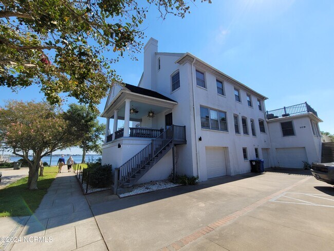 Building Photo - 111 Pollock St